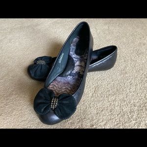 Born women’s flats - size 8